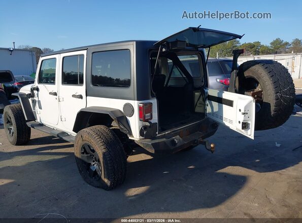 1C4BJWDG4GL156552 2016 JEEP WRANGLER UNLIMITED White Tył lewy