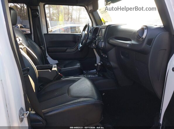 1C4BJWDG4GL156552 2016 JEEP WRANGLER UNLIMITED White Widok wnętrza z przodu