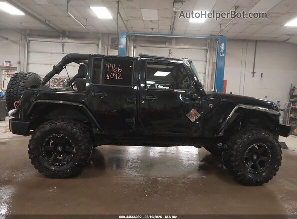 1C4HJWDG5JL832363 2018 JEEP WRANGLER Черный Вид задней части салона