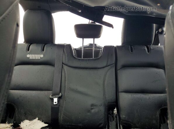 1C4HJXDG2PW666526 2023 JEEP WRANGLER Серый Вид задней части салона