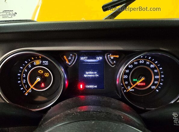 1C4HJXDNXLW223159 2020 JEEP WRANGLER Желтый Вид щитка приборов