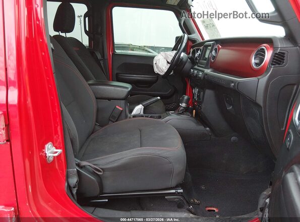 1C4HJXFG2JW137596 2018 JEEP WRANGLER UNLIMITED Красный Вид салона спереди