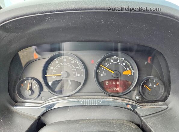 1C4NJCBA3HD124942 2017 JEEP COMPASS Черный Вид щитка приборов