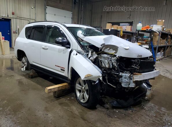 1C4NJCBB3GD677484 2016 JEEP COMPASS Белый Передняя правая четверть