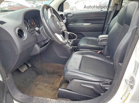 1C4NJCEA6GD599673 2016 JEEP COMPASS White Вид салону спереду