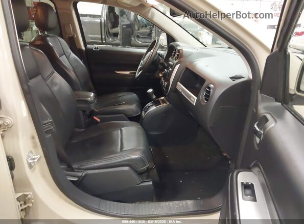 1C4NJDEB1GD793767 2016 JEEP COMPASS Желто-коричневый Вид салона спереди