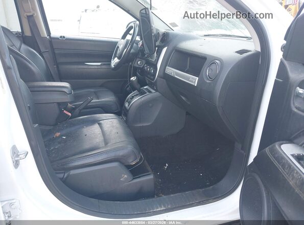 1C4NJDEB9GD762847 2016 JEEP COMPASS Белый Вид салона спереди