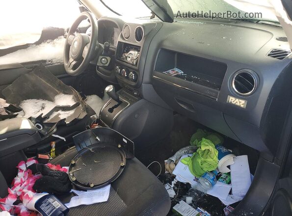 1C4NJRBB4GD673348 2016 JEEP PATRIOT Черный Вид панели приборов
