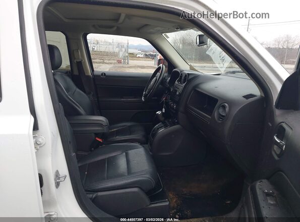 1C4NJRFB3GD709914 2016 JEEP PATRIOT White Vista interior delantera