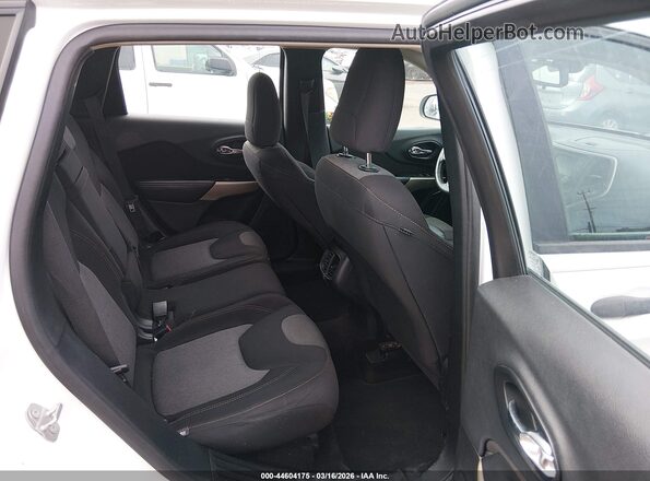 1C4PJLAB1HW664037 2017 JEEP CHEROKEE White VIN կոդի պիտակի տեսք