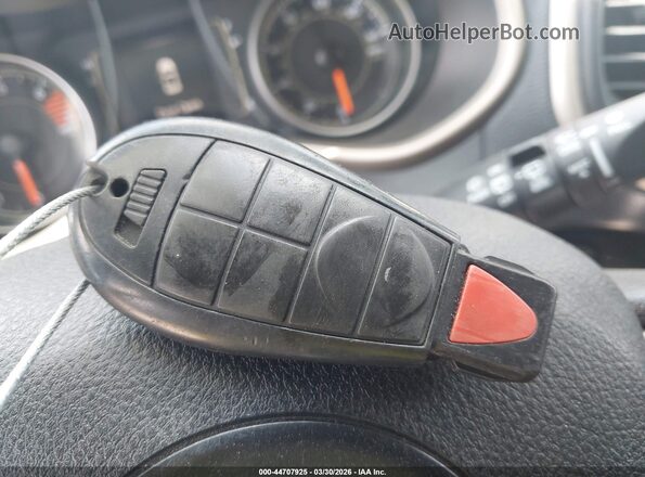 1C4PJLAB7GW106837 2016 JEEP CHEROKEE Синий Вид панели приборов