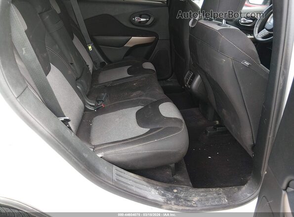 1C4PJLAB8HW654718 2017 JEEP CHEROKEE Белый Вид наклейки с VIN-кодом