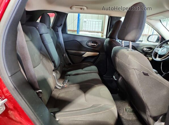 1C4PJLCB0HD233052 2017 JEEP CHEROKEE Бордовый Вид задней части салона