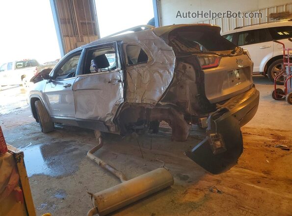 1C4PJLCB0KD344613 2019 JEEP CHEROKEE Серебряный Задняя левая четверть