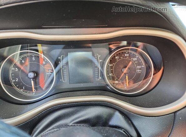 1C4PJLCB4JD552136 2018 JEEP CHEROKEE Black Instrument cluster view