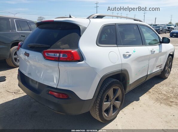1C4PJLCB5HW577383 2017 JEEP CHEROKEE White Tył prawy