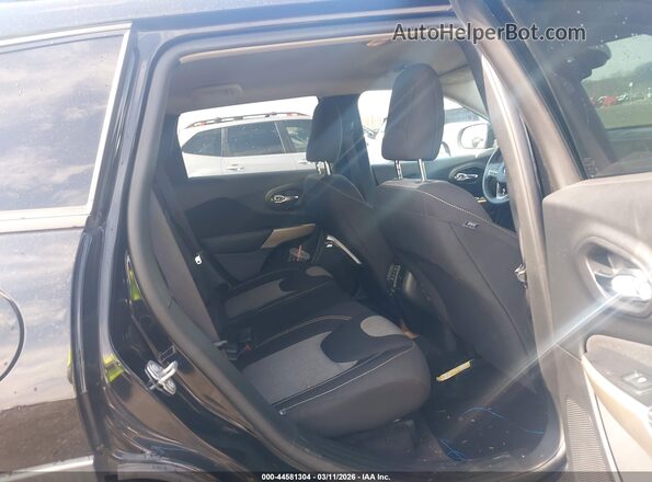 1C4PJLCB8JD596592 2018 JEEP CHEROKEE Черный Вид наклейки с VIN-кодом