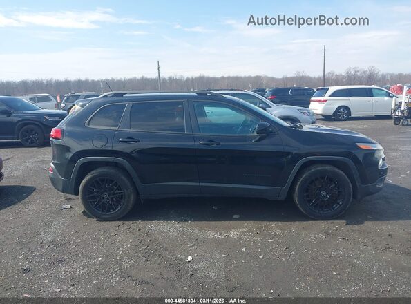 1C4PJLCB8JD596592 2018 JEEP CHEROKEE Черный Вид задней части салона