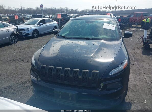 1C4PJLCB8JD596592 2018 JEEP CHEROKEE Черный Вид щитка приборов