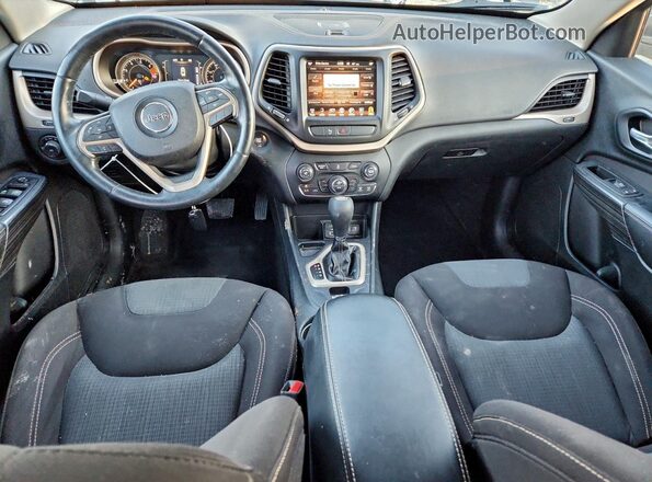 1C4PJLCB9GW376827 2016 JEEP CHEROKEE Серебряный Вид панели приборов
