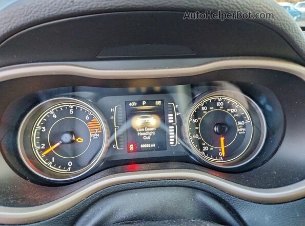 1C4PJLCB9GW376827 2016 JEEP CHEROKEE Серебряный Вид щитка приборов