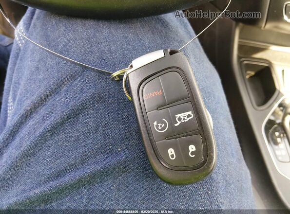 1C4PJLDB2KD488372 2019 JEEP CHEROKEE Red Vista del salpicadero