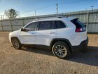 2019 Jeep Cherokee Latitude Plus White vin: 1C4PJLLB2KD324363