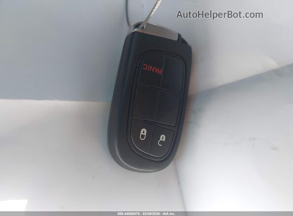 1C4PJLLB3LD652621 2020 JEEP CHEROKEE Red Вид панелі приладів