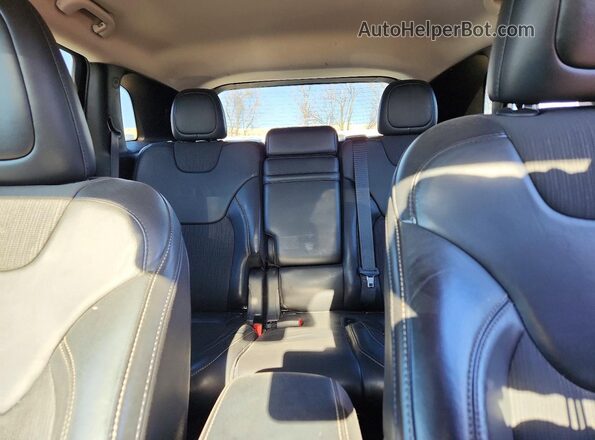 1C4PJLLB9JD512117 2018 JEEP CHEROKEE Серебряный Вид задних сидений