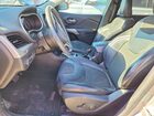 2018 Jeep Cherokee Latitude Plus Серебряный vin: 1C4PJLLB9JD512117
