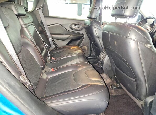 1C4PJMBX0KD201003 2019 JEEP CHEROKEE Blue Rear interior view