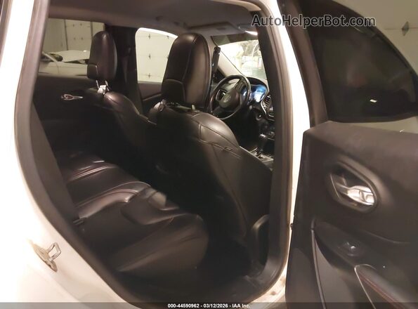 1C4PJMBX0LD583132 2020 JEEP CHEROKEE Белый Вид наклейки с VIN-кодом