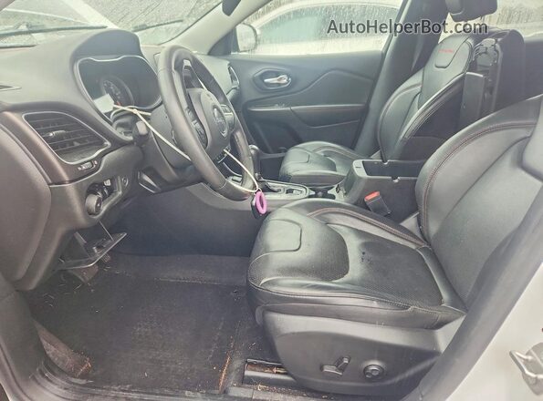 1C4PJMBX3MD241675 2021 JEEP CHEROKEE White Front interior view