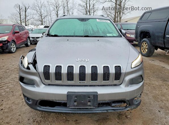 1C4PJMCB6JD551124 2018 JEEP CHEROKEE Серебряный Вид спереди
