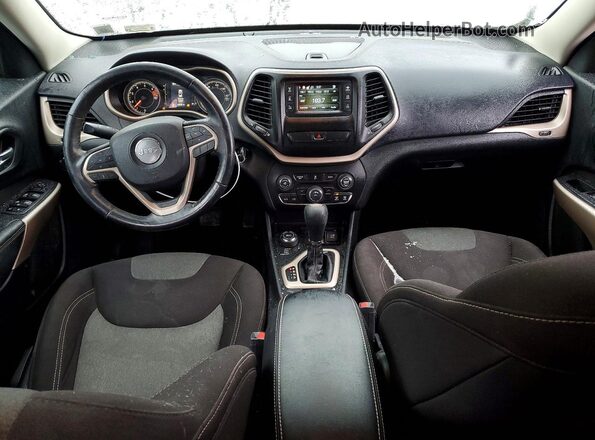1C4PJMCB6JD551124 2018 JEEP CHEROKEE Серебряный Вид панели приборов