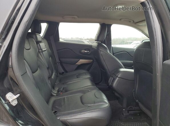 1C4PJMCS8HW597116 2017 JEEP CHEROKEE Черный Вид задней части салона