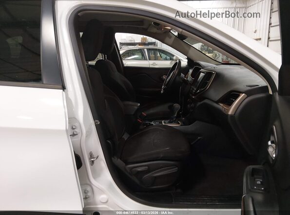 1C4PJMCSXGW253897 2016 JEEP CHEROKEE White Widok wnętrza z przodu