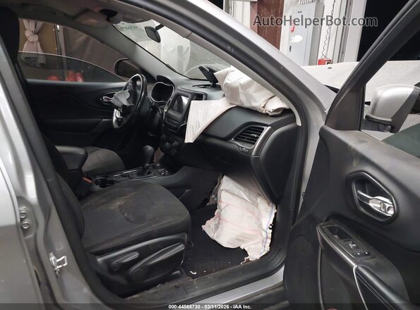 1C4PJMCX5KD101932 2019 JEEP CHEROKEE Серый Вид салона спереди