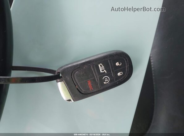 1C4PJMDB0JD617133 2018 JEEP CHEROKEE Синий Вид панели приборов