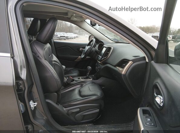1C4PJMDB9JD551200 2018 JEEP CHEROKEE Серый Вид салона спереди