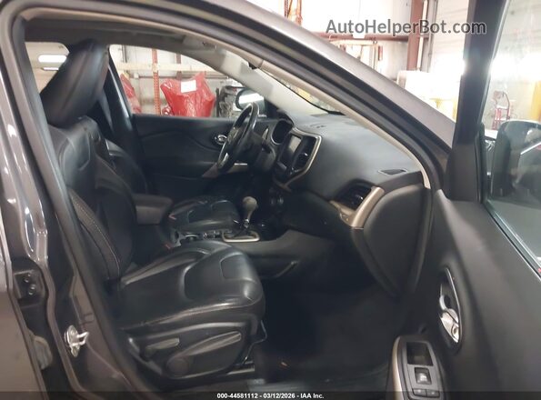 1C4PJMDX8JD522198 2018 JEEP CHEROKEE Серый Вид салона спереди