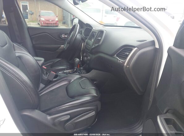 1C4PJMLBXKD474940 2019 JEEP CHEROKEE Белый Вид салона спереди
