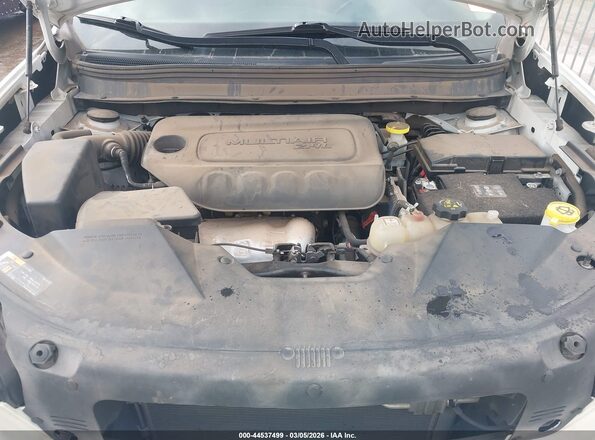 1C4PJMLBXKD474940 2019 JEEP CHEROKEE Белый Вид сзади
