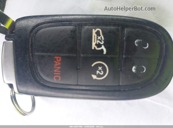 1C4PJMLBXKD474940 2019 JEEP CHEROKEE Белый Вид панели приборов