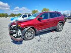 2019 Jeep Cherokee Latitude Plus Burgundy vin: 1C4PJMLX5KD317179