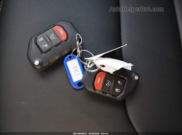 1C4PJXEG9TW218823 2026 JEEP WRANGLER Серый Вид панели приборов