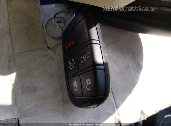 1C4RDJDG4JC146247 2018 DODGE DURANGO Белый Вид панели приборов