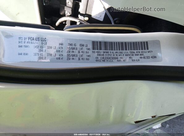 1C4RJEAGXKC826840 2019 JEEP GRAND CHEROKEE White Engine compartment view