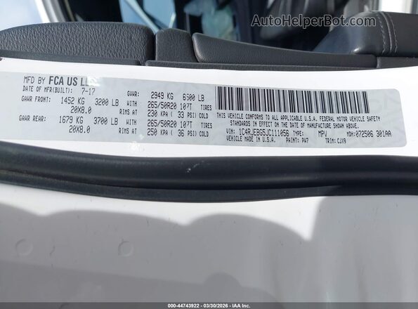 1C4RJEBG5JC111056 2018 JEEP GRAND CHEROKEE White Engine compartment view