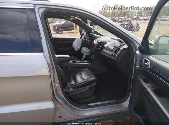 1C4RJEBG9KC715291 2019 JEEP GRAND CHEROKEE Silver Widok wnętrza z przodu